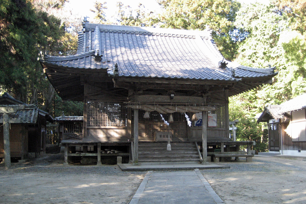 瓶が保存されている宇和町岩木の三瓶神社